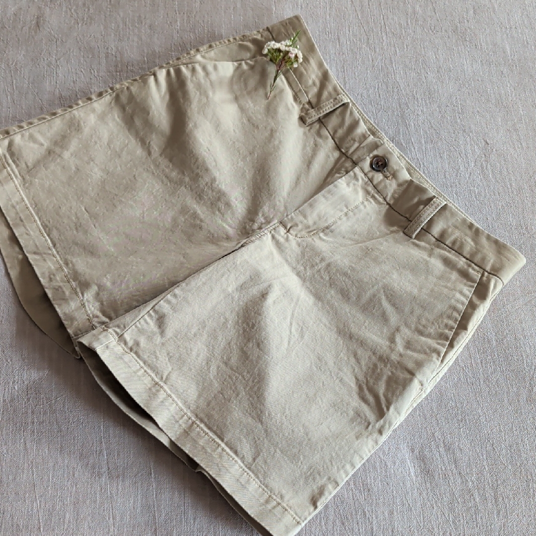 Banana Republic Women's Classic Mid-Rise Beige Shorts